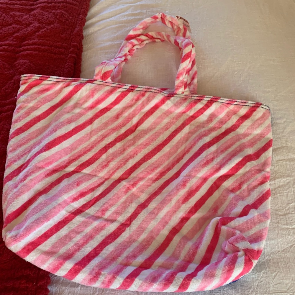 Lilly Pulitzer Nantucket’s beach terrycloth destination, tote AND zip pouch NWT - Picture 6 of 9